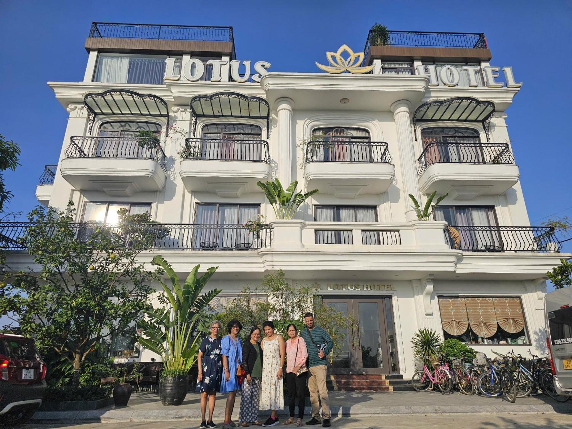 Lotus Hotel Ninh Binh Buitenkant foto